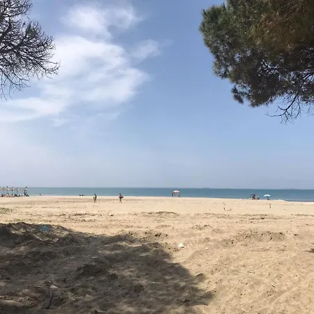 빌라 Seafront With A Stunning Garden *