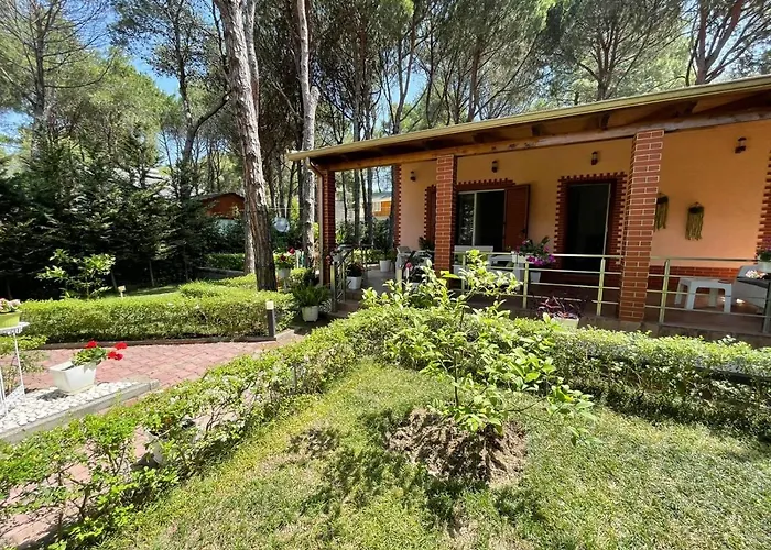 Villa Seafront With A Stunning Garden *