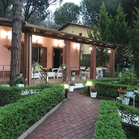 Vila Seafront With A Stunning Garden Golem (Tirana)