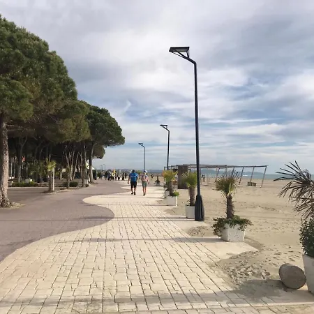 Seafront With A Stunning Garden Vila *