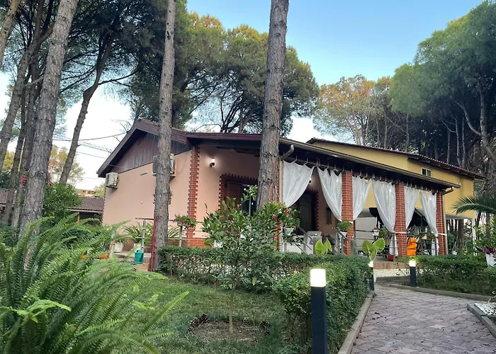 Seafront With A Stunning Garden 格勒姆